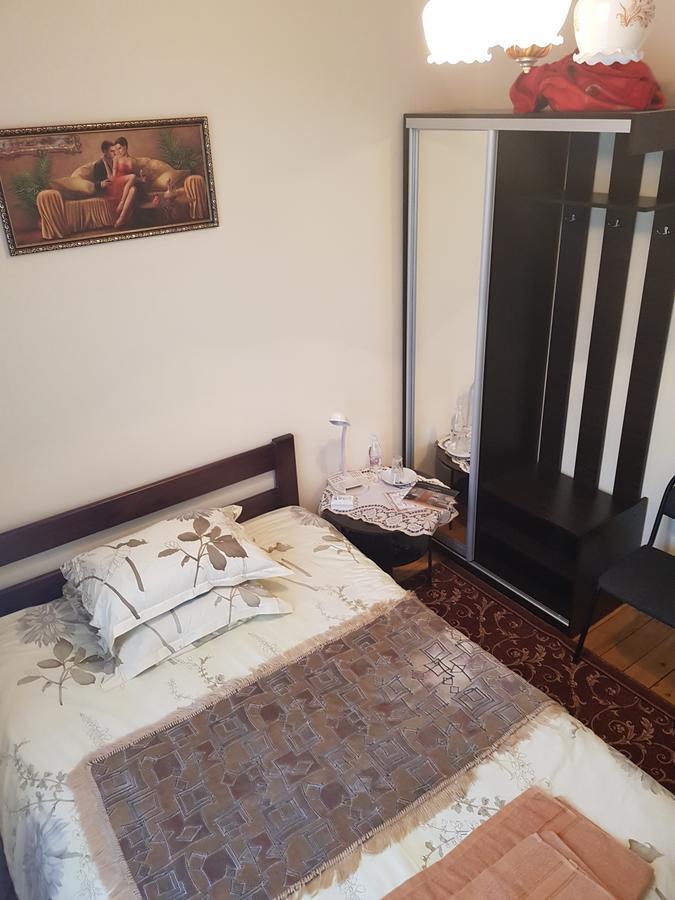 Bed and Breakfast Navigator à TTchernivtsi Extérieur photo